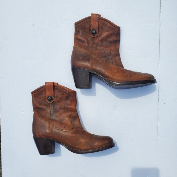 Frye Shoes - Frye Jackie Short Boots. Size 6.5 B
